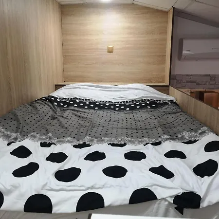 Eden Apartment *